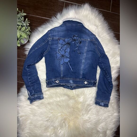 AG Adriano Goldschmied Girls' Big Quinn denim Jacket sz medium - Picture 1 of 4